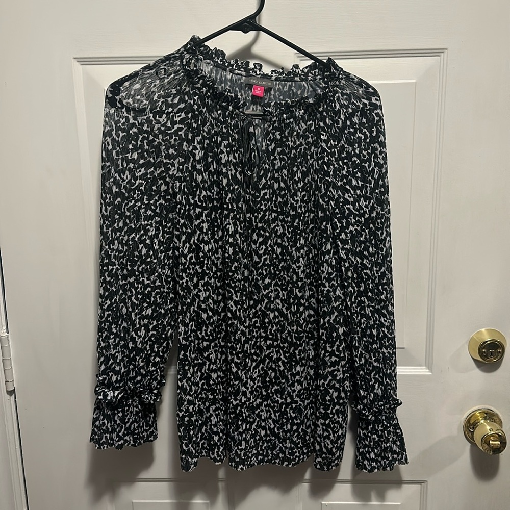White and black long sleeve blouse